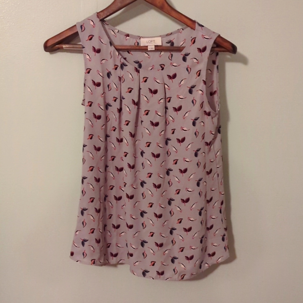 LOFT pleated leaf print sleeveless blouse
